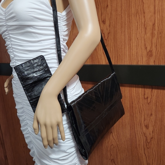 VNTG. GENUINE EEL SKIN SHOULDER BAG & MATCHING BIFOLD WALLET - Picture 5 of 13